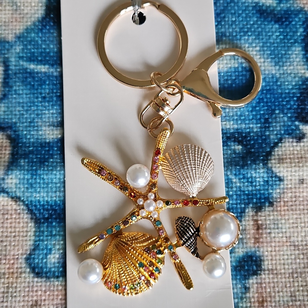 Starfish, Seashells & Pearls Keychain - Picture 3 of 15